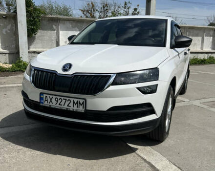 Белый Шкода Karoq, объемом двигателя 1.4 л и пробегом 53 тыс. км за 23000 $, фото 1 на Automoto.ua