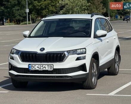Белый Шкода Karoq, объемом двигателя 1.4 л и пробегом 7 тыс. км за 25500 $, фото 1 на Automoto.ua