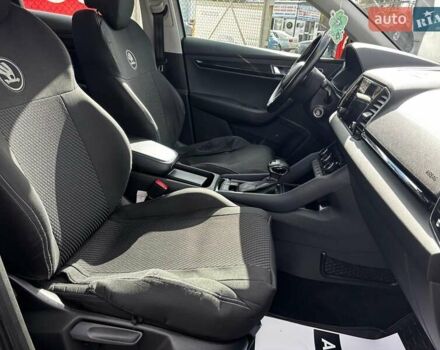 Бежевый Шкода Karoq, объемом двигателя 1.5 л и пробегом 97 тыс. км за 18990 $, фото 16 на Automoto.ua