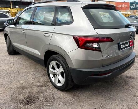 Бежевый Шкода Karoq, объемом двигателя 1.5 л и пробегом 97 тыс. км за 18990 $, фото 4 на Automoto.ua