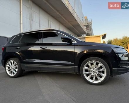 Чорний Шкода Karoq, об'ємом двигуна 2 л та пробігом 110 тис. км за 22950 $, фото 4 на Automoto.ua
