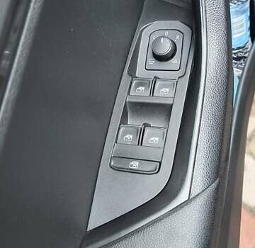 Чорний Шкода Karoq, об'ємом двигуна 1.6 л та пробігом 168 тис. км за 22100 $, фото 14 на Automoto.ua