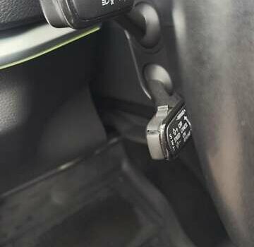 Чорний Шкода Karoq, об'ємом двигуна 1.6 л та пробігом 168 тис. км за 22100 $, фото 21 на Automoto.ua