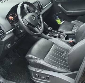 Чорний Шкода Karoq, об'ємом двигуна 1.6 л та пробігом 168 тис. км за 22100 $, фото 5 на Automoto.ua