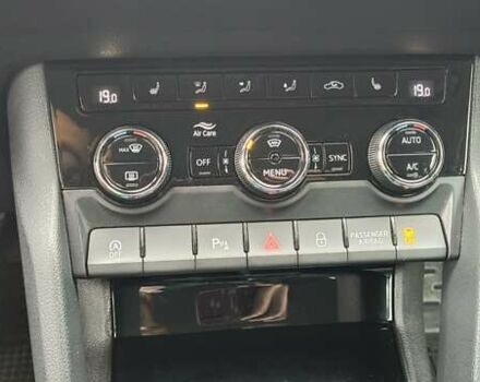 Чорний Шкода Karoq, об'ємом двигуна 1.6 л та пробігом 168 тис. км за 22100 $, фото 16 на Automoto.ua