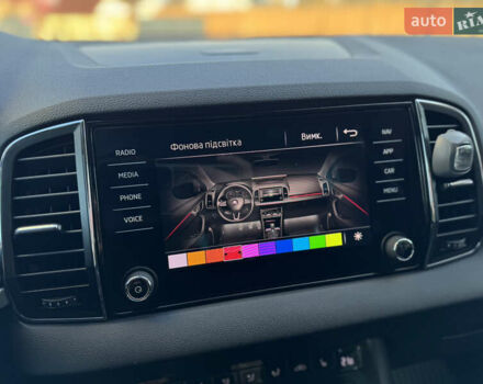 Чорний Шкода Karoq, об'ємом двигуна 2 л та пробігом 187 тис. км за 23499 $, фото 69 на Automoto.ua