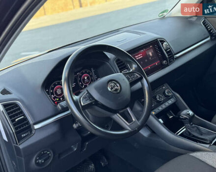 Чорний Шкода Karoq, об'ємом двигуна 2 л та пробігом 187 тис. км за 23499 $, фото 37 на Automoto.ua
