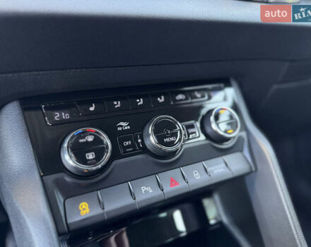 Чорний Шкода Karoq, об'ємом двигуна 2 л та пробігом 187 тис. км за 23499 $, фото 43 на Automoto.ua