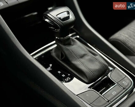 Черный Шкода Karoq, объемом двигателя 1.4 л и пробегом 125 тыс. км за 21799 $, фото 65 на Automoto.ua