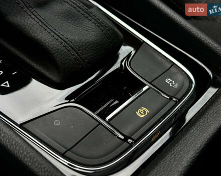 Черный Шкода Karoq, объемом двигателя 1.4 л и пробегом 125 тыс. км за 21799 $, фото 66 на Automoto.ua