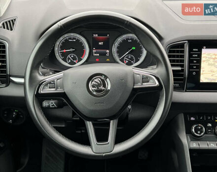 Чорний Шкода Karoq, об'ємом двигуна 2 л та пробігом 154 тис. км за 26105 $, фото 48 на Automoto.ua