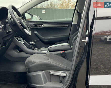Чорний Шкода Karoq, об'ємом двигуна 2 л та пробігом 154 тис. км за 26105 $, фото 24 на Automoto.ua