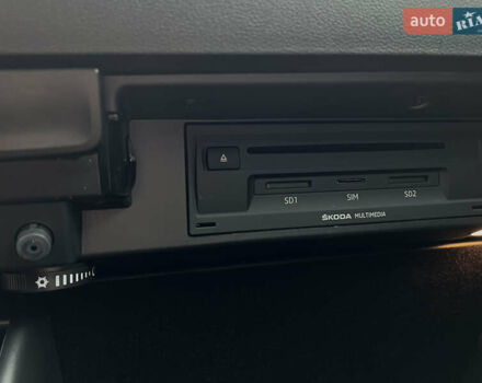 Чорний Шкода Karoq, об'ємом двигуна 2 л та пробігом 154 тис. км за 26105 $, фото 57 на Automoto.ua