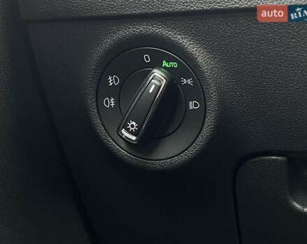 Чорний Шкода Karoq, об'ємом двигуна 2 л та пробігом 154 тис. км за 26105 $, фото 58 на Automoto.ua