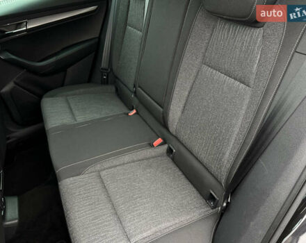 Чорний Шкода Karoq, об'ємом двигуна 2 л та пробігом 154 тис. км за 26105 $, фото 29 на Automoto.ua