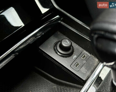 Черный Шкода Karoq, объемом двигателя 1.4 л и пробегом 125 тыс. км за 21799 $, фото 71 на Automoto.ua