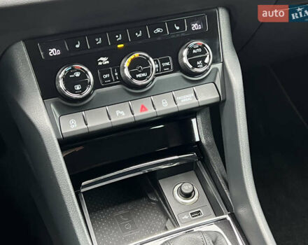 Чорний Шкода Karoq, об'ємом двигуна 2 л та пробігом 154 тис. км за 26105 $, фото 53 на Automoto.ua