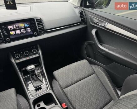 Чорний Шкода Karoq, об'ємом двигуна 1.4 л та пробігом 69 тис. км за 25999 $, фото 41 на Automoto.ua