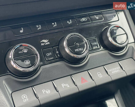 Красный Шкода Karoq, объемом двигателя 0 л и пробегом 138 тыс. км за 19900 $, фото 54 на Automoto.ua