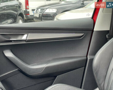 Красный Шкода Karoq, объемом двигателя 0 л и пробегом 138 тыс. км за 19900 $, фото 50 на Automoto.ua