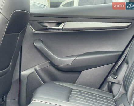 Красный Шкода Karoq, объемом двигателя 0 л и пробегом 138 тыс. км за 19900 $, фото 34 на Automoto.ua