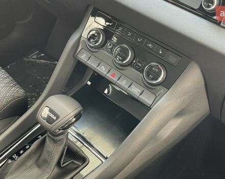 Шкода Karoq, объемом двигателя 1.4 л и пробегом 0 тыс. км за 31164 $, фото 10 на Automoto.ua