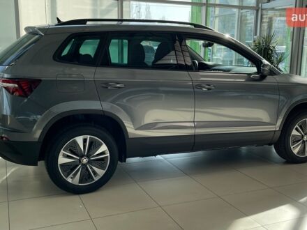 Шкода Karoq 2025 в Киеве на Automoto.ua Шкода Karoq, объемом двигателя 1.4 л и пробегом 0 тыс. км за 31164 $, фото 1 на Automoto.ua