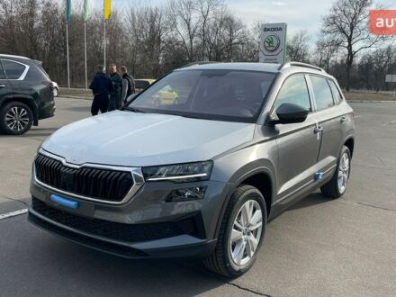 Шкода Karoq 2025 в Днепре (Днепропетровске) на Automoto.ua Шкода Karoq, объемом двигателя 1.4 л и пробегом 0 тыс. км за 31092 $, фото 1 на Automoto.ua