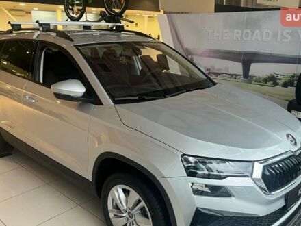 Шкода Karoq 2025 в Киеве на Automoto.ua Шкода Karoq, объемом двигателя 1.4 л и пробегом 0 тыс. км за 30461 $, фото 1 на Automoto.ua