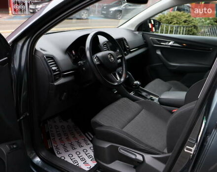 Серый Шкода Karoq, объемом двигателя 1.5 л и пробегом 212 тыс. км за 18900 $, фото 13 на Automoto.ua