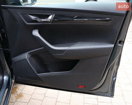 Серый Шкода Karoq, объемом двигателя 1.5 л и пробегом 212 тыс. км за 18900 $, фото 43 на Automoto.ua