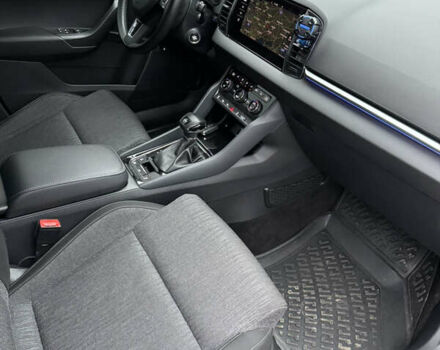 Сірий Шкода Karoq, об'ємом двигуна 1.5 л та пробігом 114 тис. км за 18700 $, фото 17 на Automoto.ua