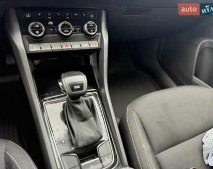 Серый Шкода Karoq, объемом двигателя 1.5 л и пробегом 253 тыс. км за 16500 $, фото 36 на Automoto.ua