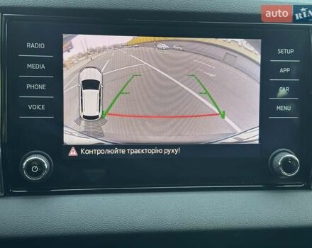 Сірий Шкода Karoq, об'ємом двигуна 1.5 л та пробігом 137 тис. км за 19900 $, фото 8 на Automoto.ua