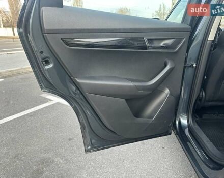 Сірий Шкода Karoq, об'ємом двигуна 1.5 л та пробігом 137 тис. км за 19900 $, фото 19 на Automoto.ua