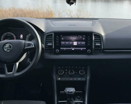 Серый Шкода Karoq, объемом двигателя 1.5 л и пробегом 111 тыс. км за 20500 $, фото 5 на Automoto.ua