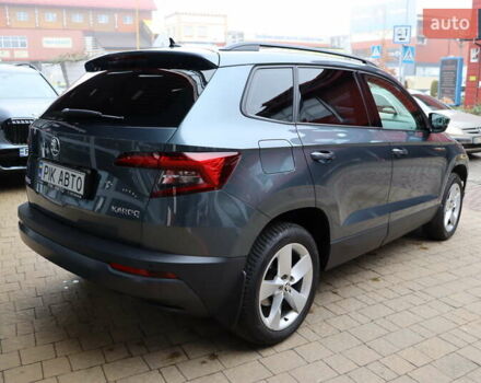 Серый Шкода Karoq, объемом двигателя 1.5 л и пробегом 212 тыс. км за 18900 $, фото 2 на Automoto.ua