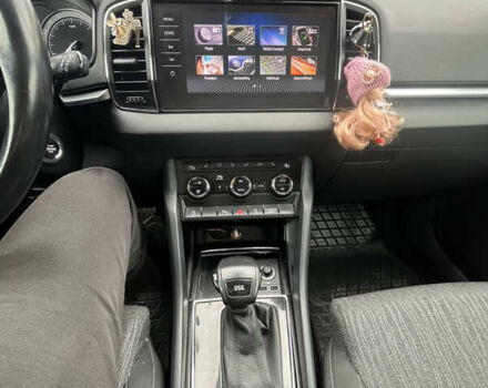 Сірий Шкода Karoq, об'ємом двигуна 1.5 л та пробігом 260 тис. км за 19999 $, фото 32 на Automoto.ua