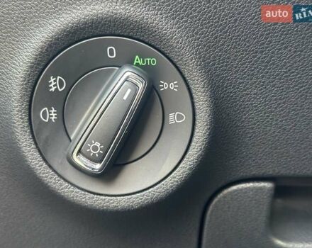 Сірий Шкода Karoq, об'ємом двигуна 1.5 л та пробігом 137 тис. км за 19900 $, фото 21 на Automoto.ua