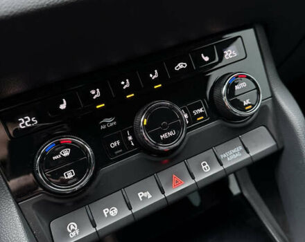 Сірий Шкода Karoq, об'ємом двигуна 1.5 л та пробігом 114 тис. км за 18700 $, фото 23 на Automoto.ua