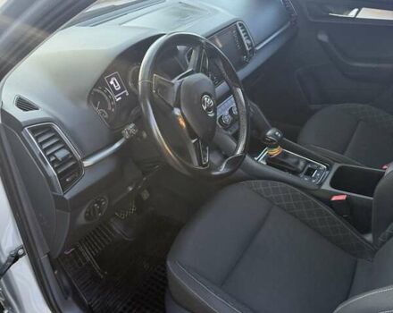 Серый Шкода Karoq, объемом двигателя 2 л и пробегом 220 тыс. км за 18500 $, фото 8 на Automoto.ua