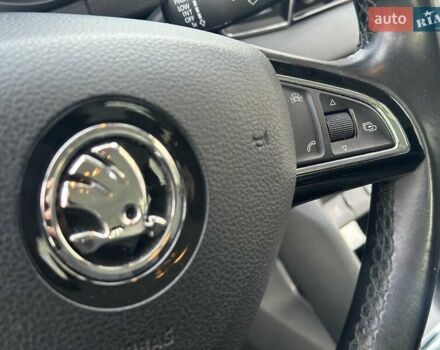 Сірий Шкода Karoq, об'ємом двигуна 1.5 л та пробігом 137 тис. км за 19900 $, фото 12 на Automoto.ua