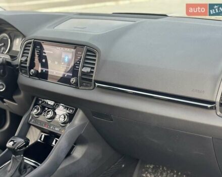 Сірий Шкода Karoq, об'ємом двигуна 1.5 л та пробігом 137 тис. км за 19900 $, фото 11 на Automoto.ua