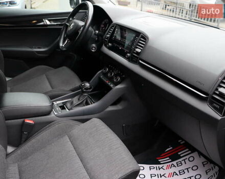 Серый Шкода Karoq, объемом двигателя 1.5 л и пробегом 212 тыс. км за 18900 $, фото 42 на Automoto.ua