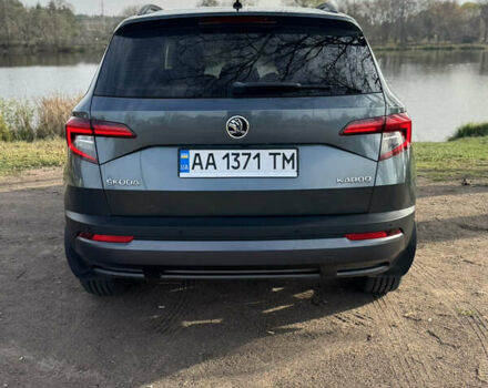 Серый Шкода Karoq, объемом двигателя 1.5 л и пробегом 111 тыс. км за 20500 $, фото 3 на Automoto.ua