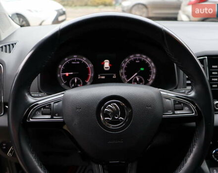 Серый Шкода Karoq, объемом двигателя 1.5 л и пробегом 212 тыс. км за 18900 $, фото 18 на Automoto.ua