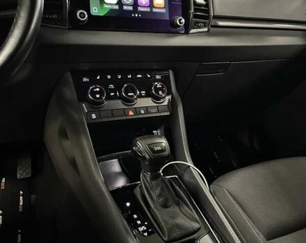 Сірий Шкода Karoq, об'ємом двигуна 1.5 л та пробігом 76 тис. км за 22900 $, фото 59 на Automoto.ua