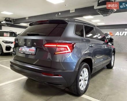 Сірий Шкода Karoq, об'ємом двигуна 1.5 л та пробігом 76 тис. км за 22900 $, фото 12 на Automoto.ua