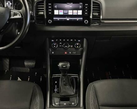 Сірий Шкода Karoq, об'ємом двигуна 1.5 л та пробігом 76 тис. км за 22900 $, фото 45 на Automoto.ua