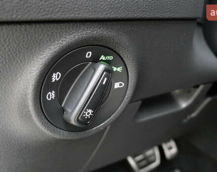 Сірий Шкода Karoq, об'ємом двигуна 0 л та пробігом 148 тис. км за 29990 $, фото 46 на Automoto.ua